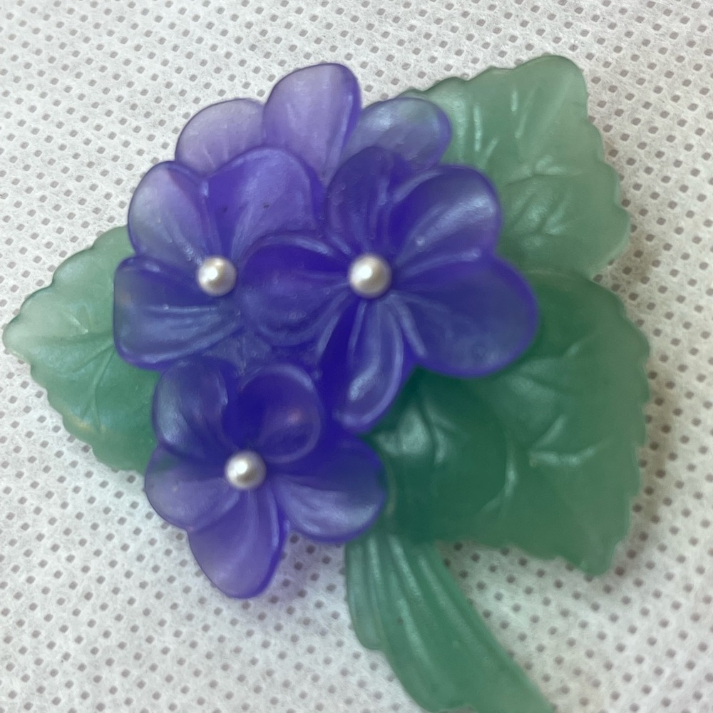 Avon Sweet Violets Plastic Pin Brooch